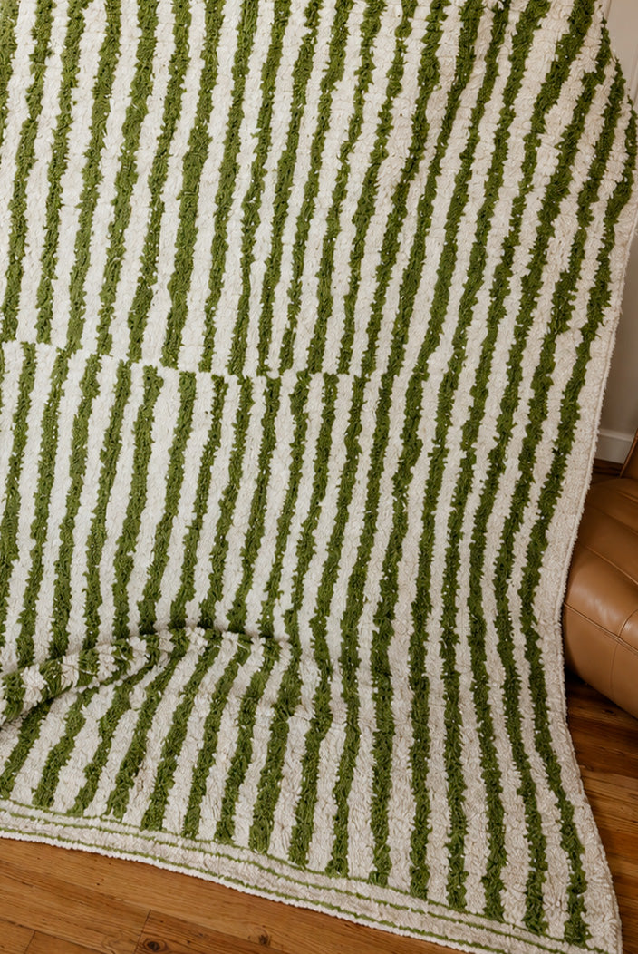 Tapis Béni Ouarain vert et blanc cassé à rayure – Pièce unique n° 132