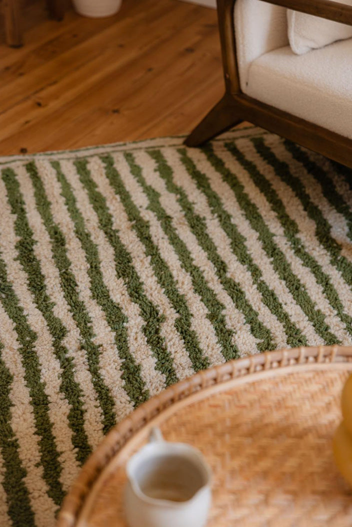 Tapis Béni Ouarain vert et blanc cassé à rayure – Pièce unique n° 132